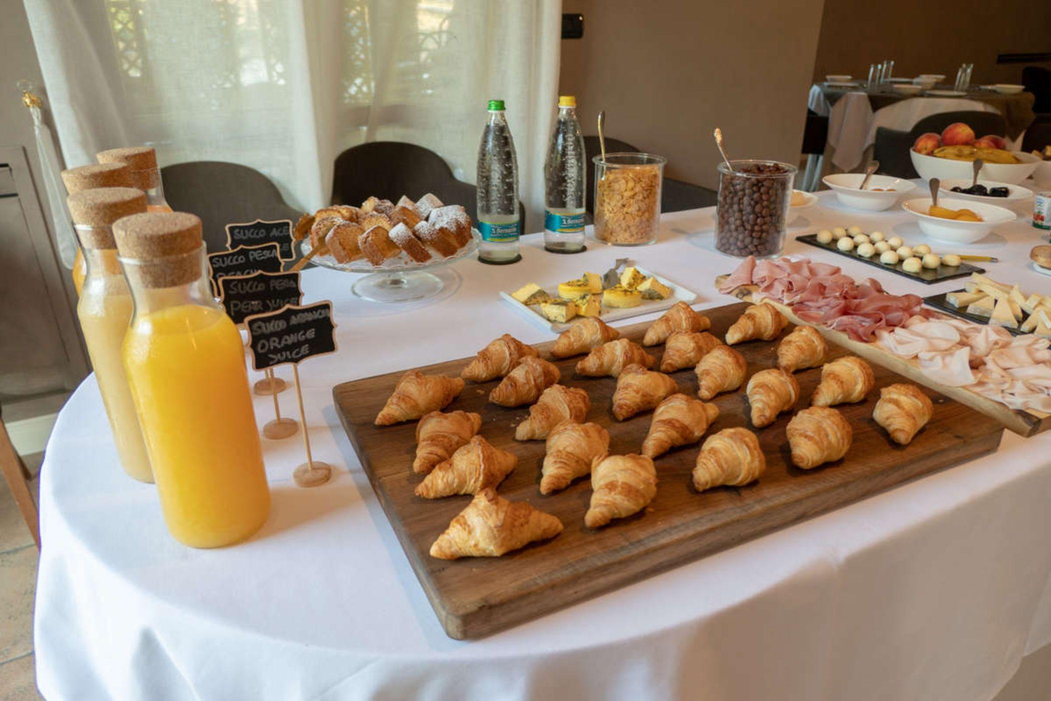 Limax Acis Hotel La Morra